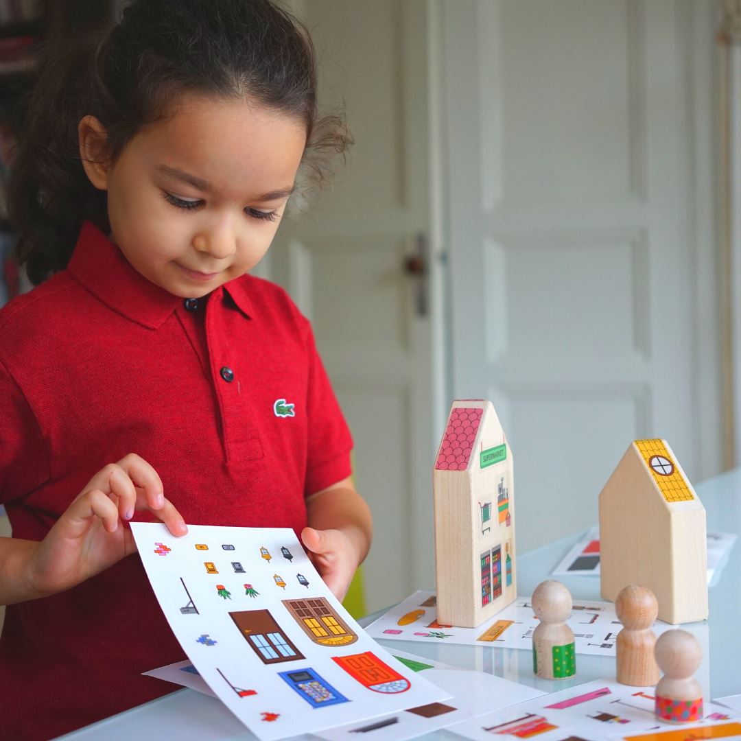 Decorate it yourself: Neighbourhood Kit moritoys